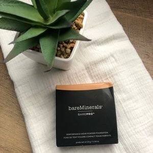 bareMinerals BAREPRO Powder Foundation